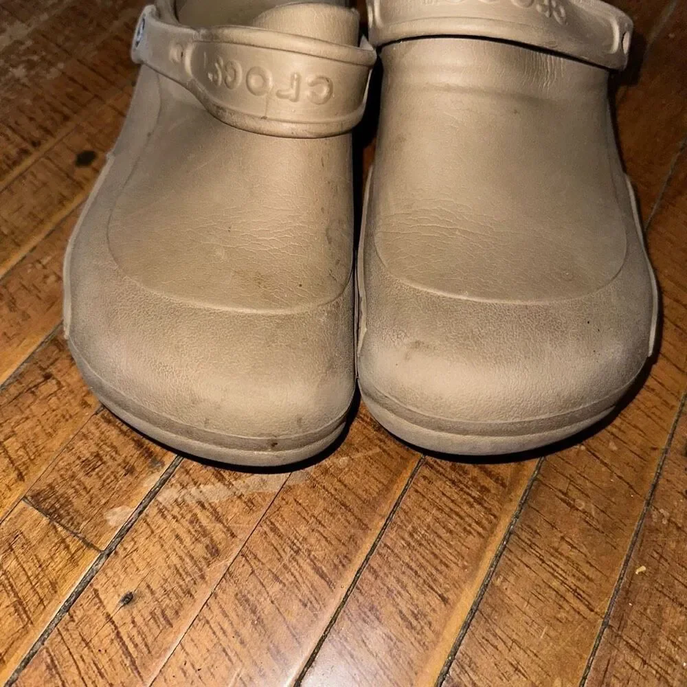 CROCS tan slip
